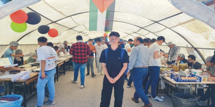 Lise öğrencileri Gazze yararına kermes düzenledi